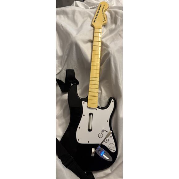 RockBand Wii Harmonix Fender Guitar Hero Stratocaster Model 19091 - NO DONGLE - Picture 1 of 9